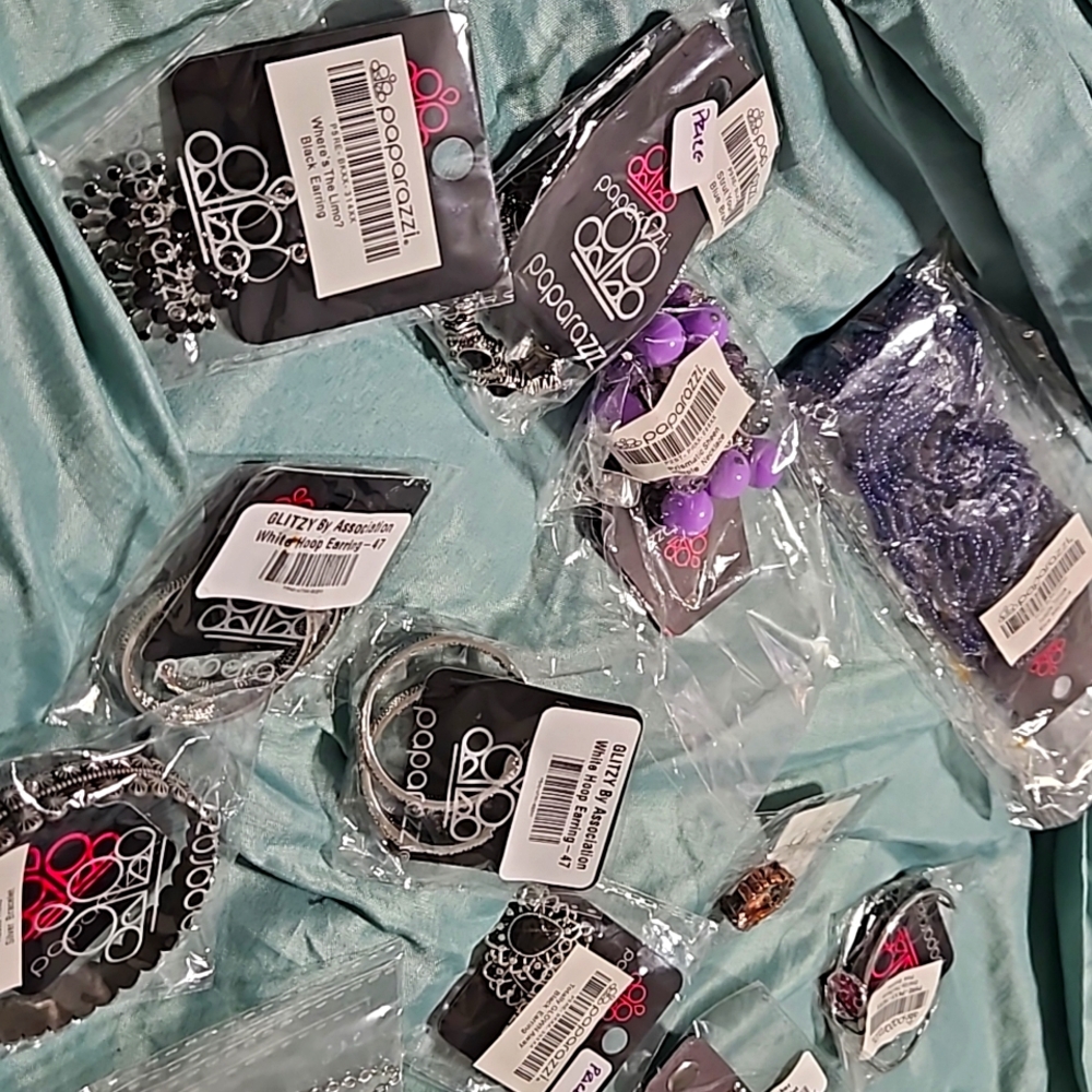 22 unopened paparazzi jewelry!
